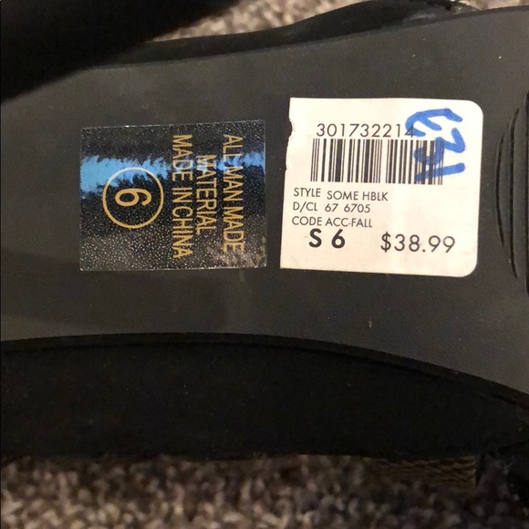 Heels - Picture 4 of 4